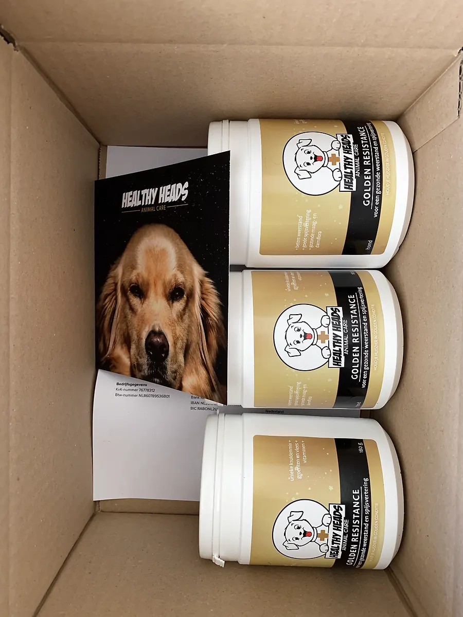 De eerste Healthy Heads-potten met eigen merk en verpakking, naast een productflyer